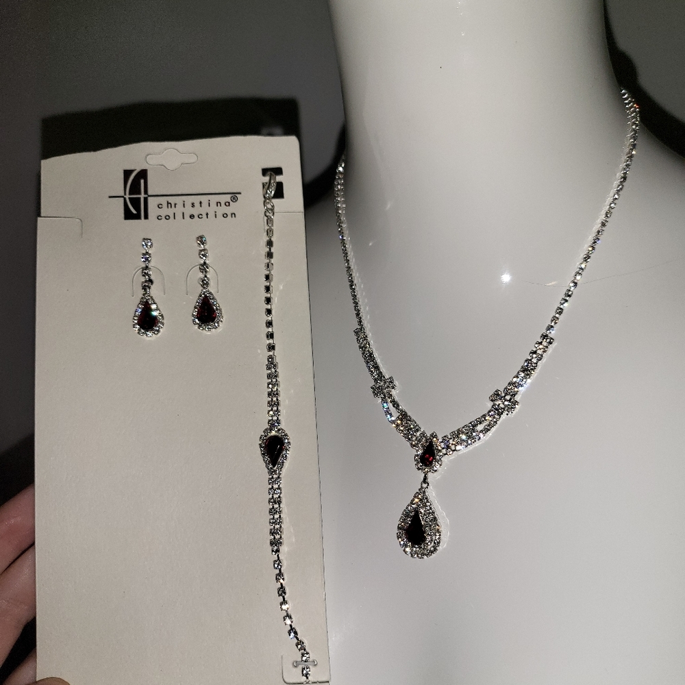 Christina Collection Jewelry Set - Picture 3 of 6